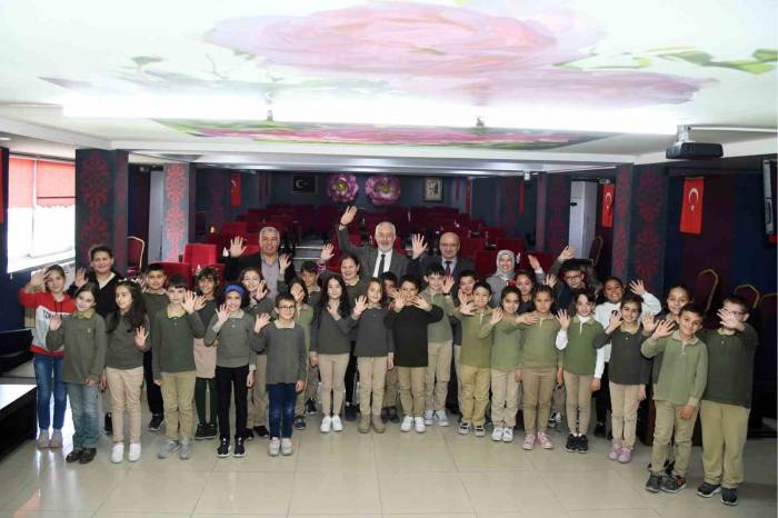 Isparta Belediye Başkanı Başdeğirmen’den Öğrencilere "yerel Yönetimler" Dersi