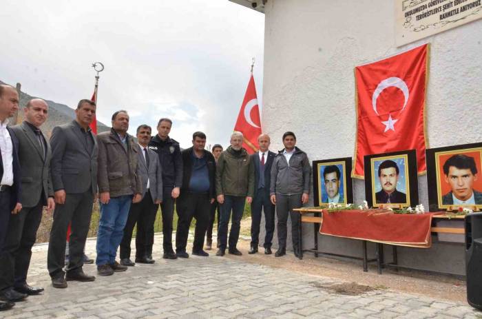 27 Yıl Önce Şehit Edilen Öğretmenler, Okullarında Dualarla Anıldı
