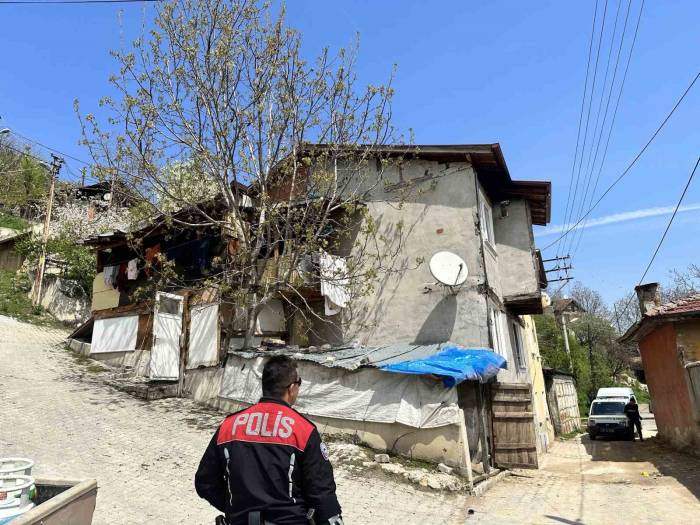 Eski Eşinin Evine Defalarca Ateş Etti, Eski Kayınvalidesini Yaraladı