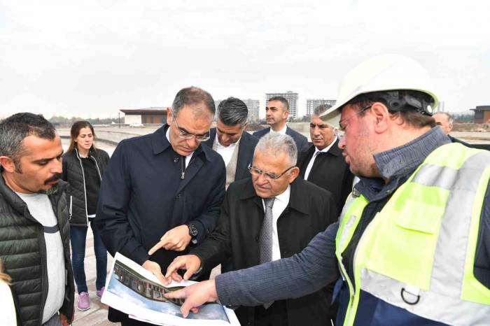 Büyükkılıç: "türkiye’nin En Büyük Ve En Yeşil Millet Bahçesi Gün Sayıyor"