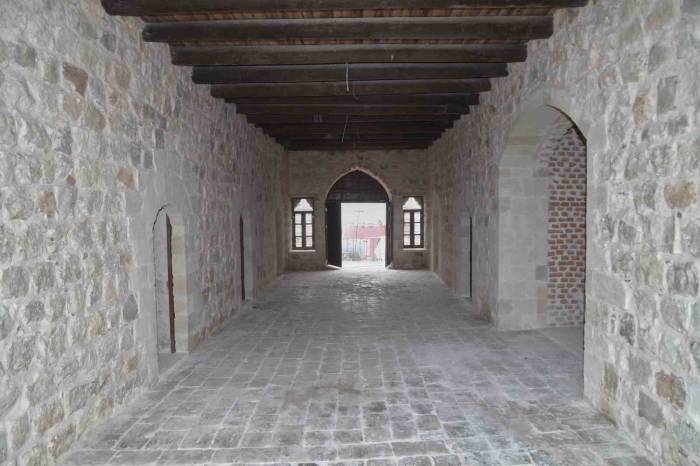 Mardin’de Bir Dönem Cezaevi Olan Tarihi Yapı Kadın Merkezine Dönüştürülüyor