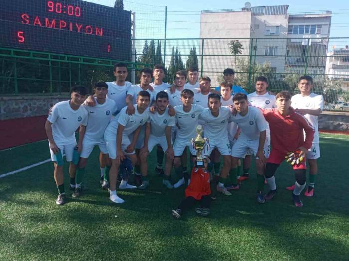 Salihli Belediyespor U18 Takımı, Manisa Şampiyonu Oldu