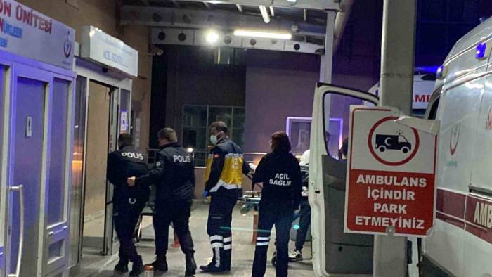 Zanlının Saklandığı Eve Giden Polise Saldırı: 2 Polis Yaralı