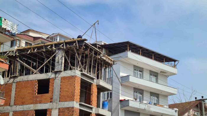 Alaplı’da Akıma Kapılan 2 İnşaat İşçisi Yaralandı