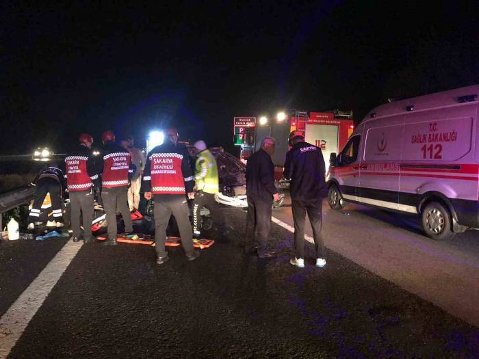 Yolcu Otobüsüne Çarpan Otomobil Takla Atarak Karşı Şeride Geçti: 1’i Ağır, 4 Yaralı