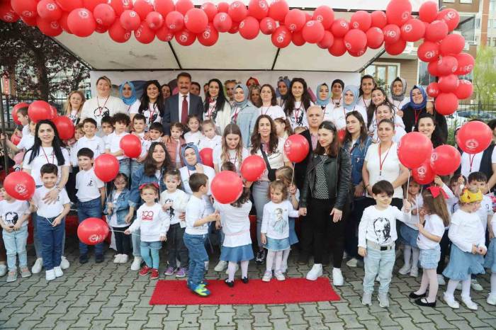Ataçocuklu Miniklerin 23 Nisan Coşkusu