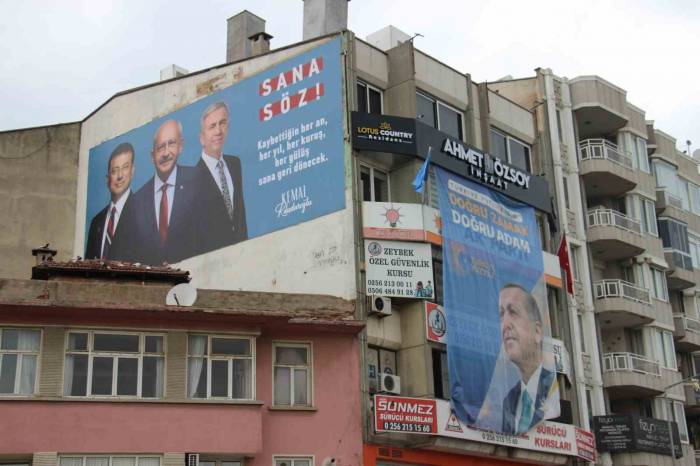 Aydın’da Ak Parti İle Chp Arasında Afiş Krizi