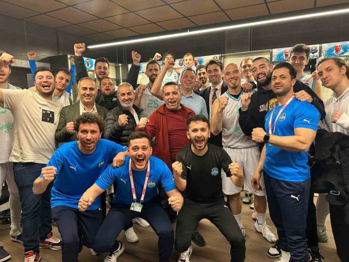 Çayırova Belediyesi, Çeyrek Final İçin Avantajı Kaptı