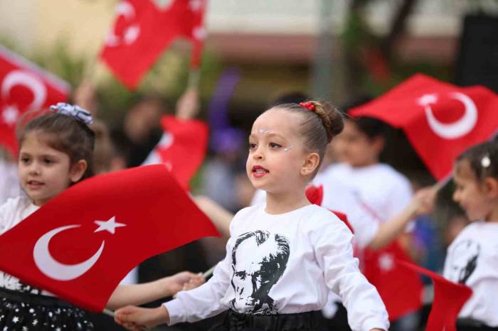 Efeler’in Çocukları Çocuk Bayramını Kutladı