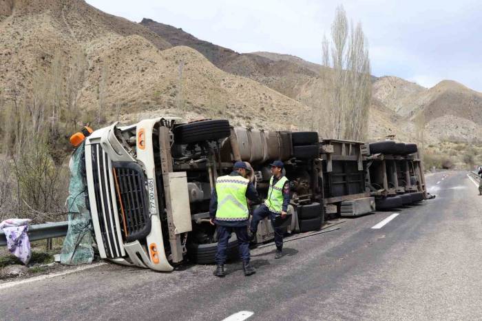 Oltu-tortum Yolundaki ’ölüm Kavşağı’nda 10 Yılda 50 Kişi Hayatını Kaybetti