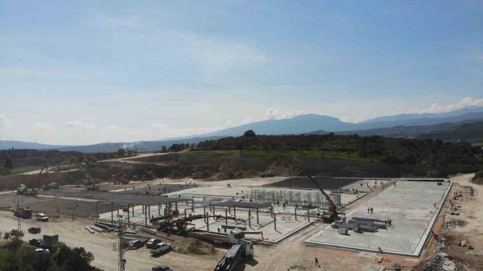 Hatay’da Defne Devlet Hastanesi Yükselmeye Başladı
