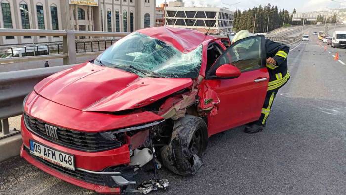 Kuşadası’nda Trafik Kazası: 2 Yaralı