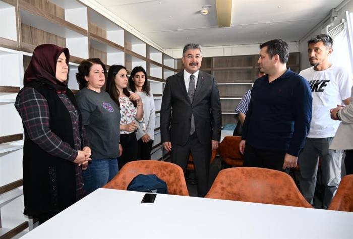 Konteyner Kente Kütüphaneler Yapılıyor