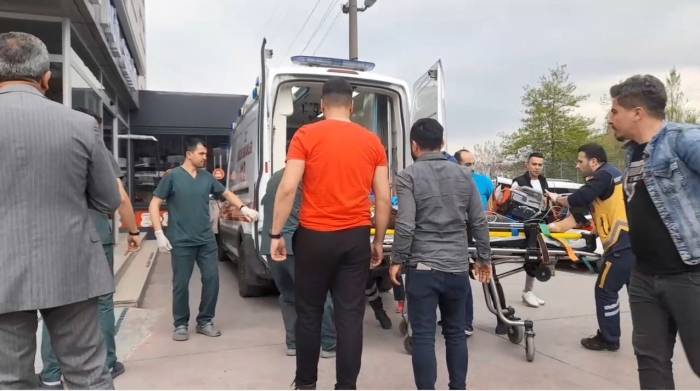 İnşaattan Düşen İşçi Hayatını Kaybetti