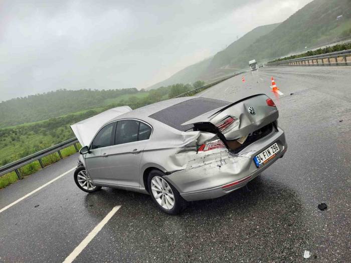 Ak Parti Milletvekili Mustafa Canbey Trafik Kazası Geçirdi