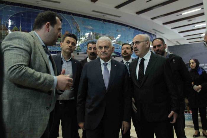 Binali Yıldırım’dan İktisat Kongresi Binasına Ziyaret: "izmir’e Yakıştı"