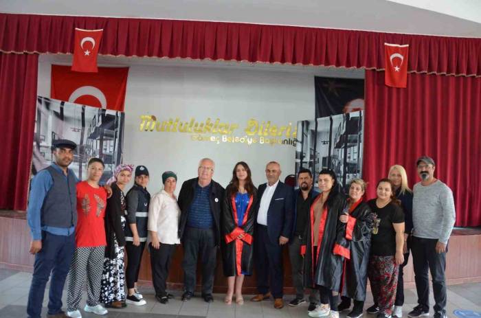 Zor Yaşamlar Oyunu Gömeç’te Sahnelendi