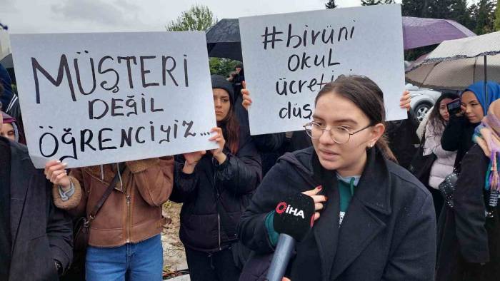 Biruni Üniversitesi Öğrencilerinden Zam Tepkisi