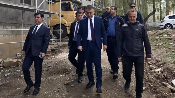 Vali Çağatay Hükümet Konağı İnşaatında İncelemelerde Bulundu