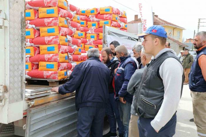 İnönü Çiftçisine Yüzde 70’i Hibe Ayçiçeği Tohumu Desteği