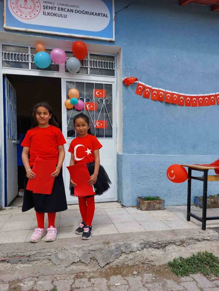 Kars’ta Köy Okulunda Renkli 23 Nisan Kutlaması