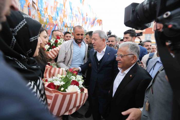 Bakan Akar Ve Başkan Büyükkılıç’ın Tomarza Ve Bünyan Ziyaretleri Mini Mitinge Dönüşte