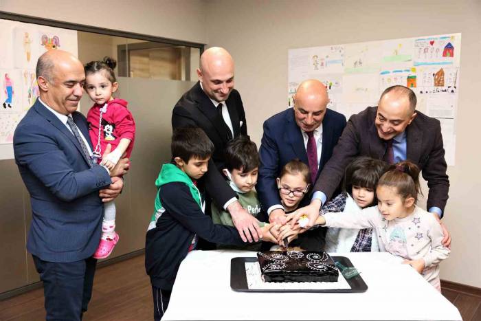 Etlik Şehir Hastanesi’nde Fidanlar Toprakla Buluşturuldu