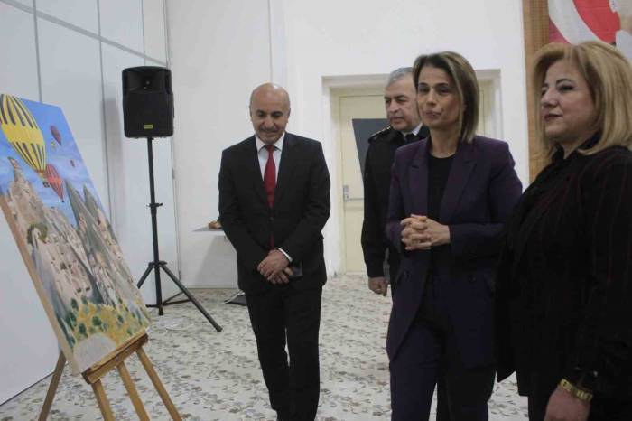 Nevşehir’de ’bir El De Sen Uzat’ Konulu Resim Sergisi Açıldı