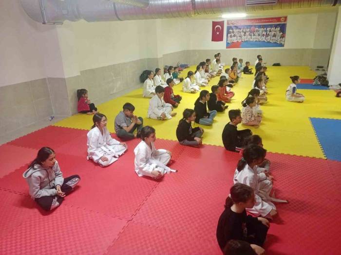 Depremin Yaraları Sporla Sarılıyor