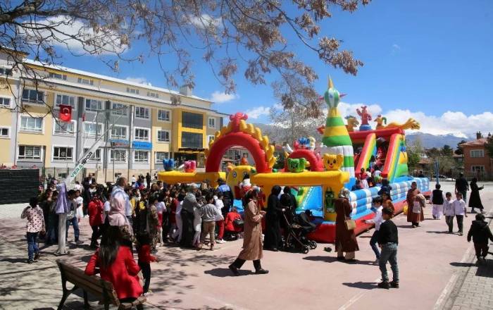 ’polislerle Macera Adası’ Projesiyle Okullar Balon Park İle Neşelenecek