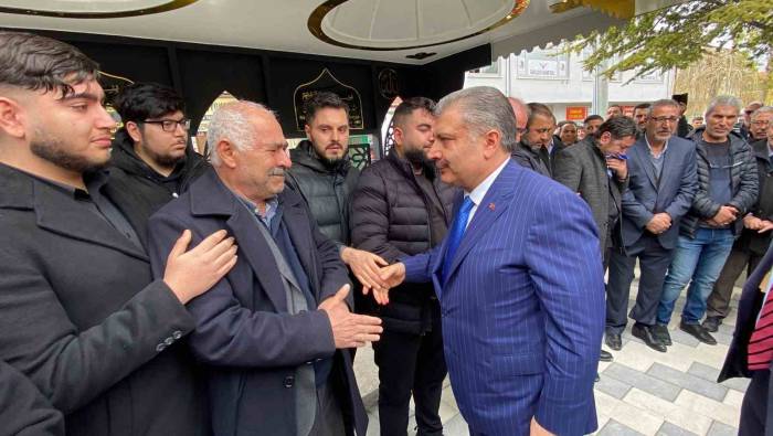 Bakan Koca Halasının Oğlunun Cenazesine Katıldı