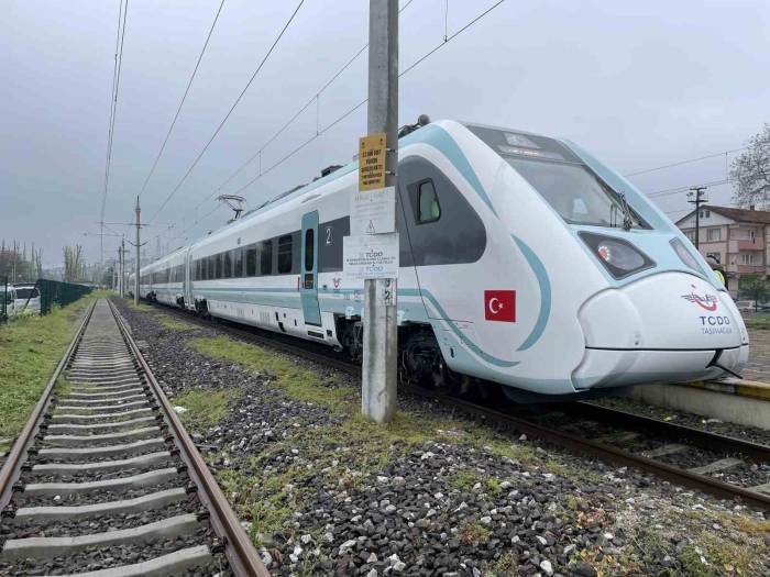 Milli Elektrikli Tren, Tcdd’ye Teslim Edilip Sakarya Garı’na Hareket Etti