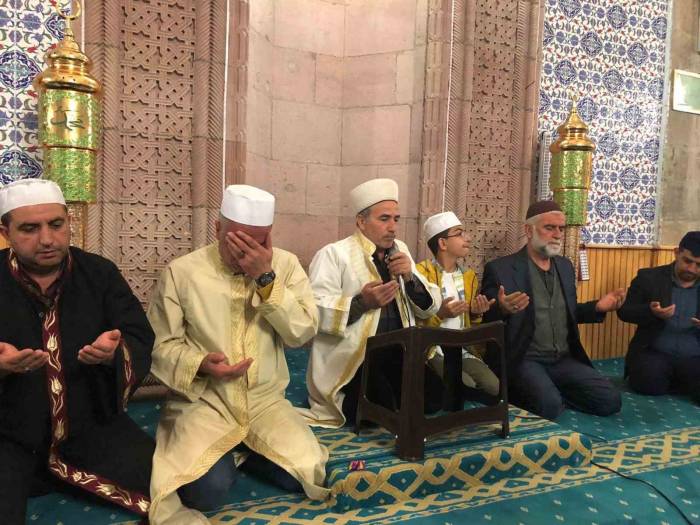 Özdereli Kur’an Bülbüllerinden Vefa Örneği
