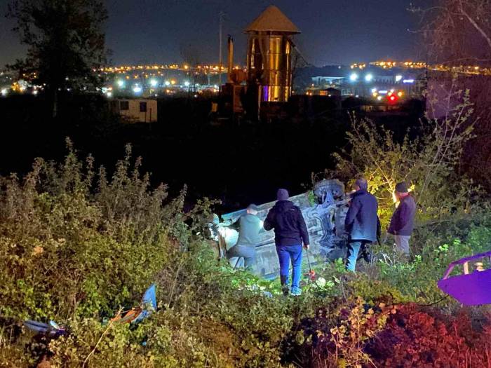 Hayvana Çarpmamak İçin Fren Yaptı, Su Kanalına Devrildi