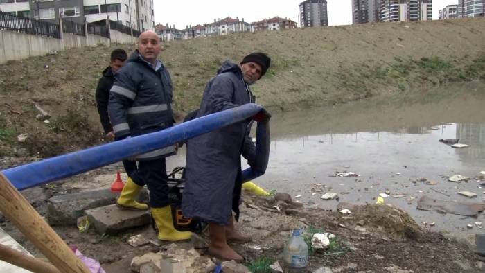 Ankara’da Sağanak Sonrası Sokaklar Göle Döndü