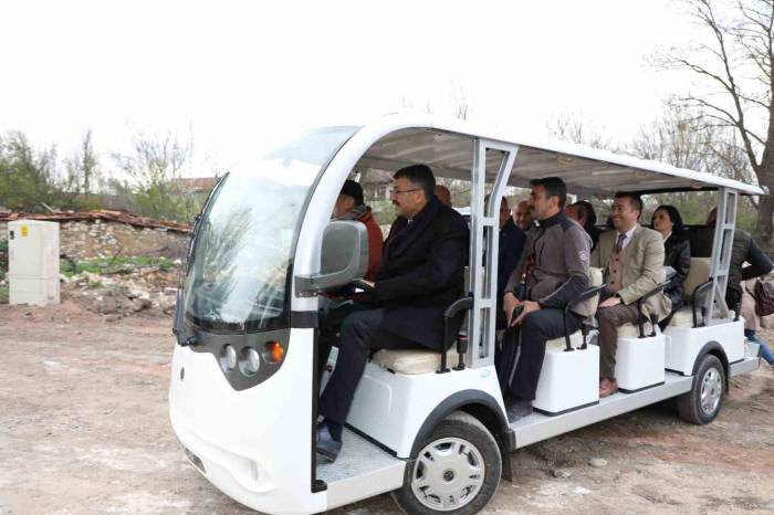 Vali Ali Çelik: "elektrikli Araçlar Aizanoi’yi Keşfetmeyi Kolaylaştıracak”