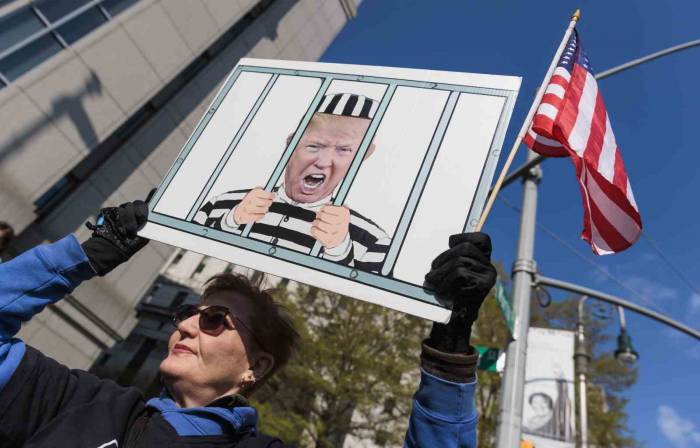 E. Jean Carroll: “donald Trump Bana Tecavüz Etti”