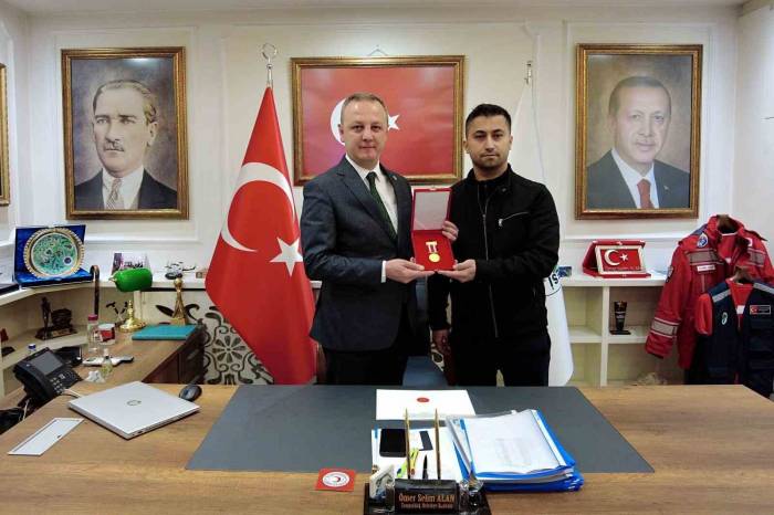 Zonguldaklı İtfaiye Erine Üstün Fedakarlık Madalyası