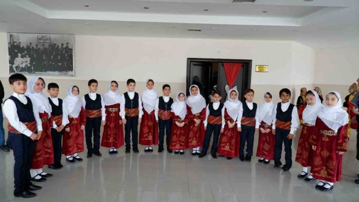 Erzurum’da Çocukların 23 Nisan Coşkusu Sürüyor