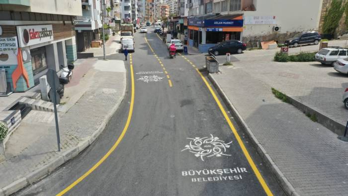 Aydın Büyükşehir Belediyesi Kuşadası’nın İkiçeşmelik Caddesi’ni Baştan Sona Yeniledi