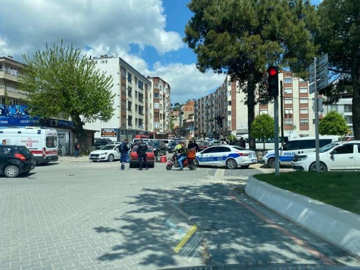 Balıkesir’de Otomobil İle Motosiklet Çarpıştı: 1 Yaralı