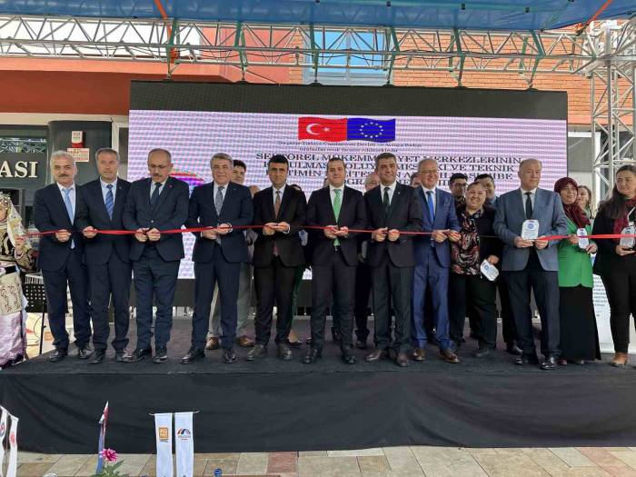 Dto Mesleki Eğitim Fuarı Açtı