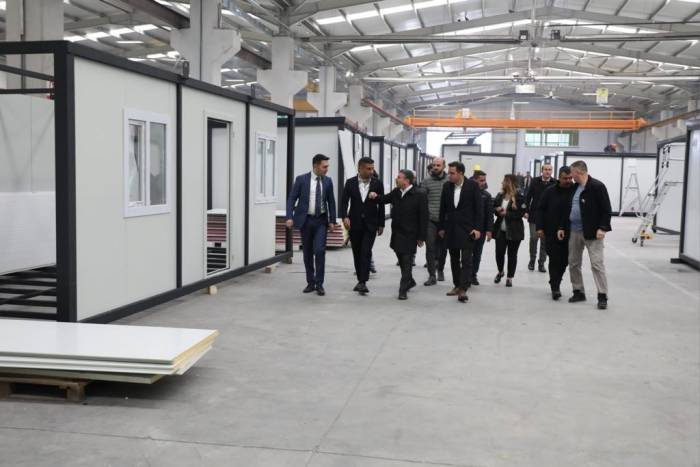 Deprem Bölgesinden Döner Dönmez İşçiler İle Buluştu
