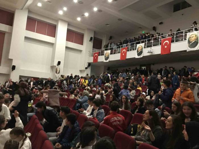 Uzunköprü’de 40 Hadis Ezber Okuma Yarışması Düzenlendi