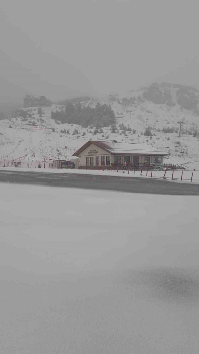 Karabük’e Nisan’da Kar Sürprizi