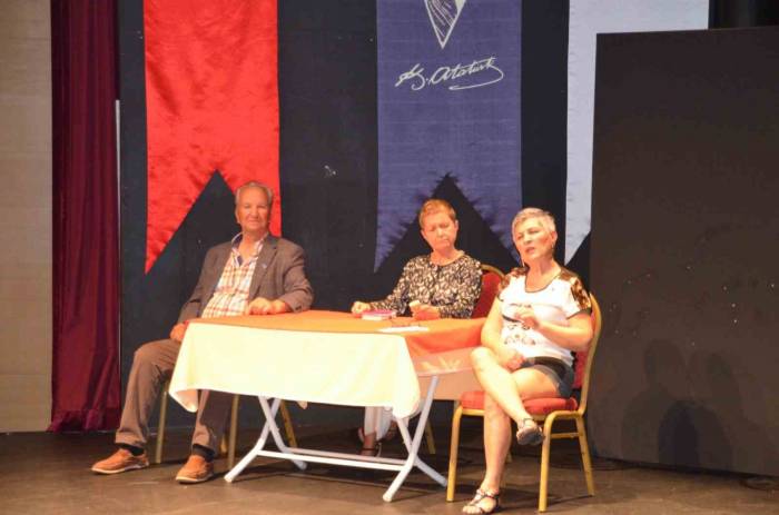 Marmaris’te “kadınlık Bizde Kalsın Sahnelendi”