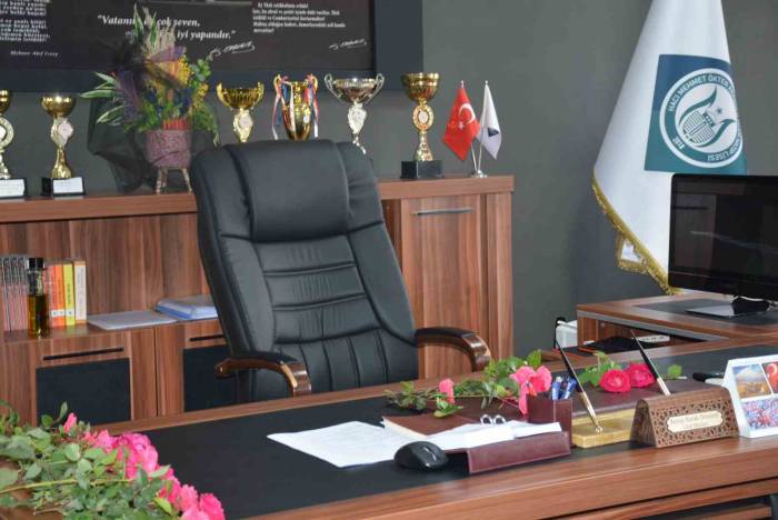 Kalp Krizi Geçirerek Vefat Eden Müdür Okulunda Anıldı