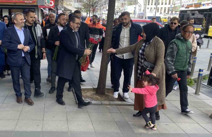 Ak Parti İstanbul 2. Bölge Milletvekili Adayı Yıldırım, Gençlerden “ilk Oyum Erdoğan’a” Sözü Aldı
