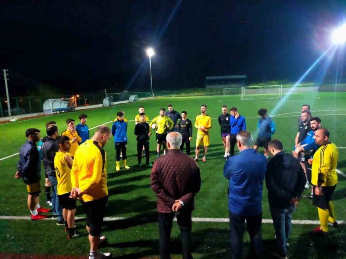 Başkan Yaman Bayırköy Belediyespor’un Antrenmanını İzledi