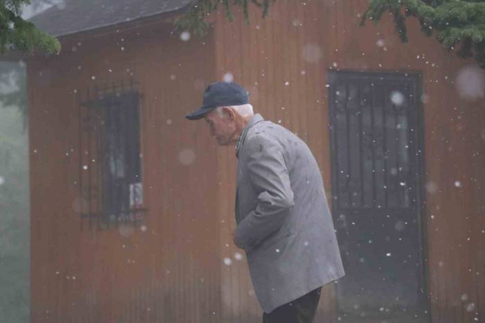 Gölcük Tabiat Parkı’nda Nisan Ayında Kar Sürprizi